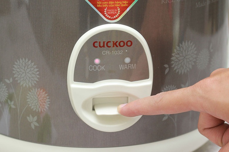 Nồi cơm điện CUCKOO CR-1032/BGVNCV MÀU XÁM DUNG TÍCH 2.0L 1