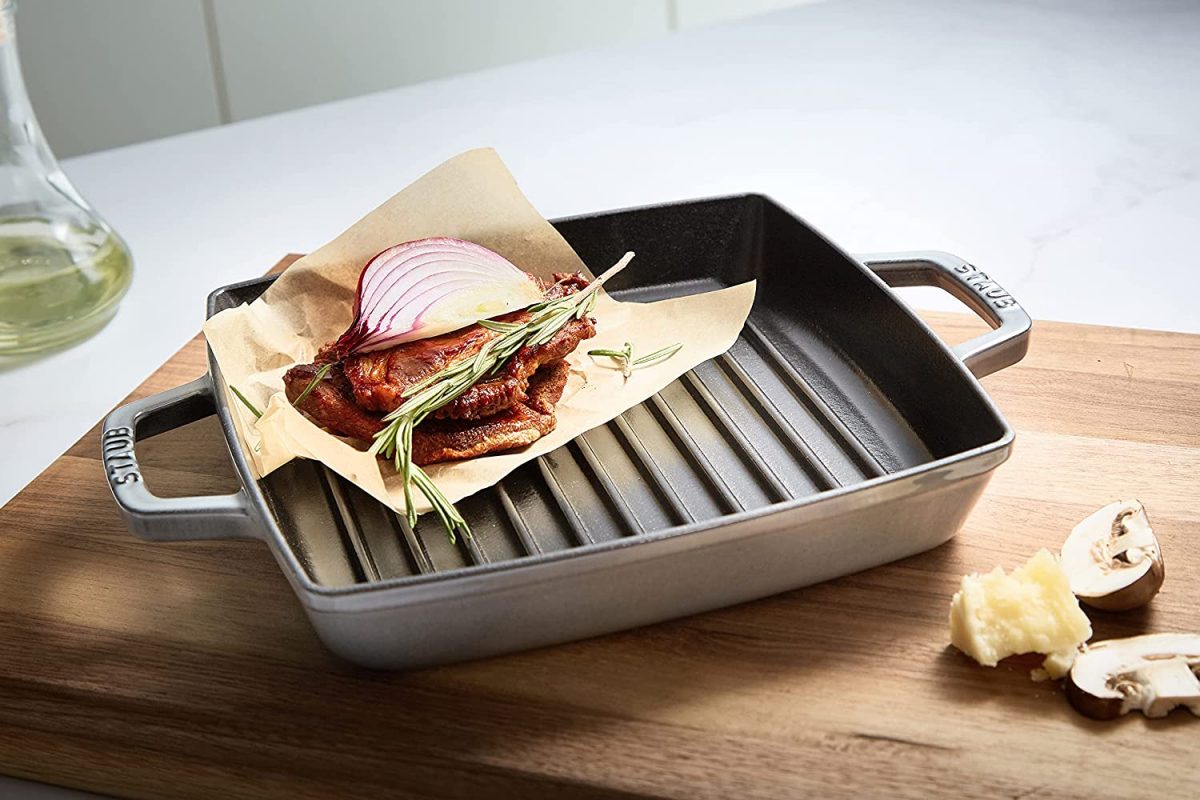 Chảo gang nướng vuông 2 quai STAUB GRILL PAN BLK 23CM - màu đen